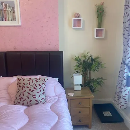 Ellies Bed & Breakfast 4*