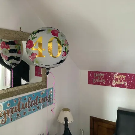 Ellies Bed & Breakfast 4*