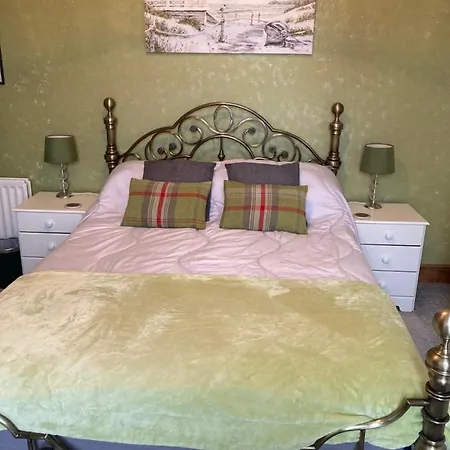 Ellies Bed & Breakfast 4*