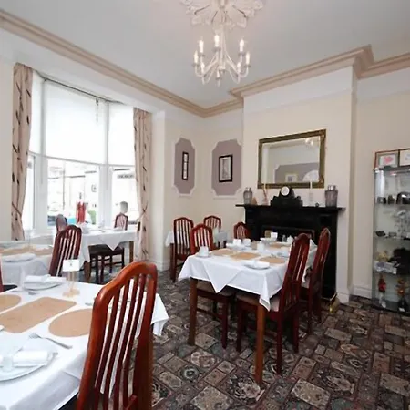 Ellies Bed & Breakfast 4*