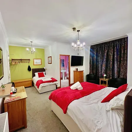 Ellies Bed & Breakfast 4*