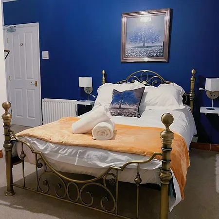 Ellies Bed & Breakfast 4*