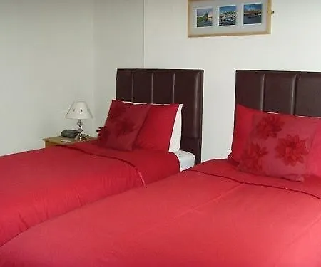 Bed and Breakfast Ellies 4*