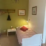 Ellies Bed and Breakfast