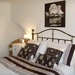 Ellies 4* Γουίτμπι