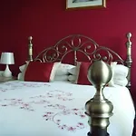 Bed and Breakfast Ellies Γουίτμπι